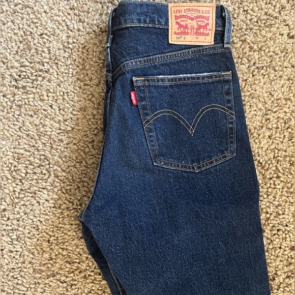 Women’s 26 Levi Skinny Jeans - Picture 3 of 5
